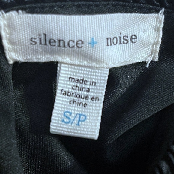 URBAN Outfitters Silence + Noise Ribbed Romper - Picture 4 of 5